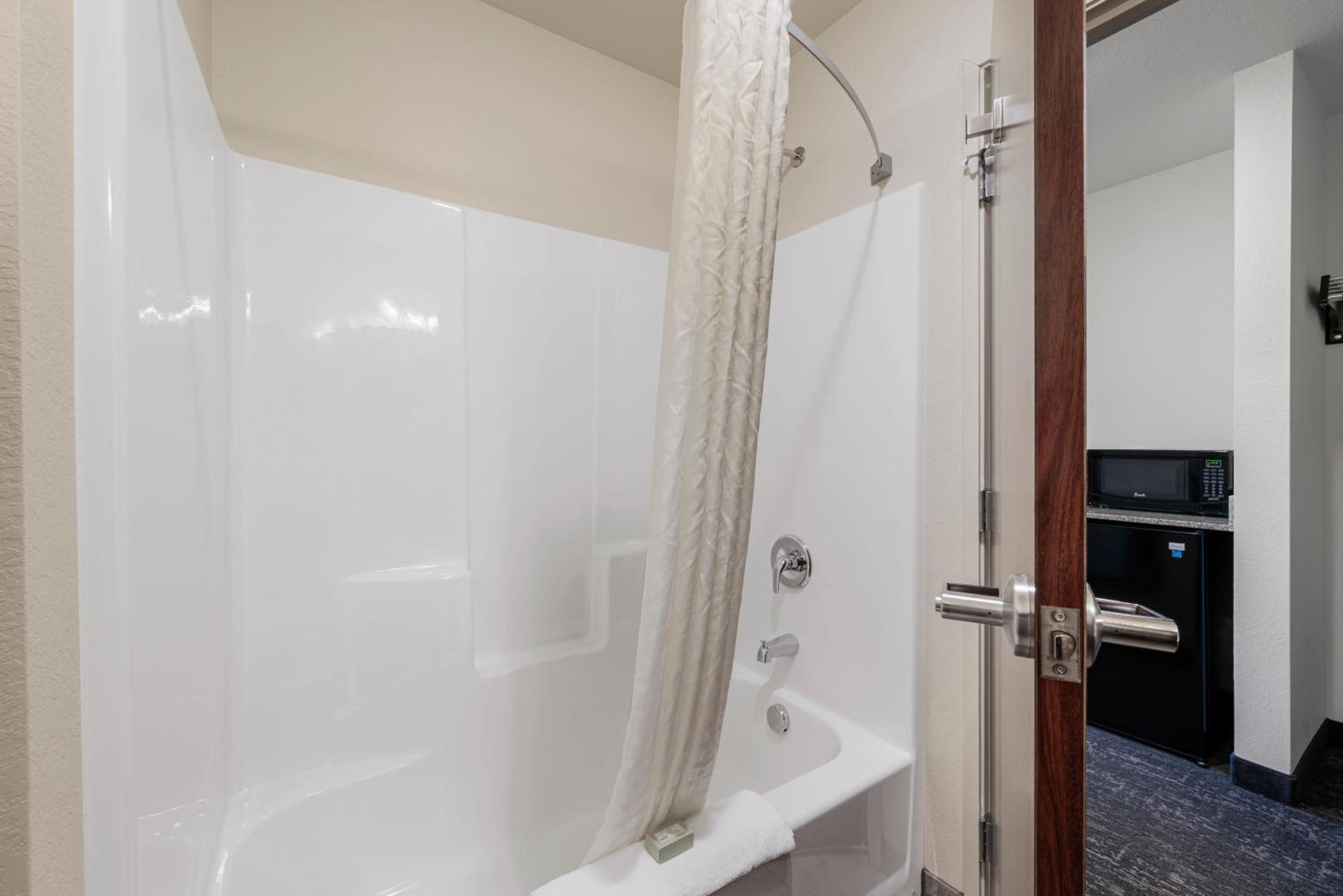 Cobblestone Hotel & Suites - Bellefontaine 外观 照片